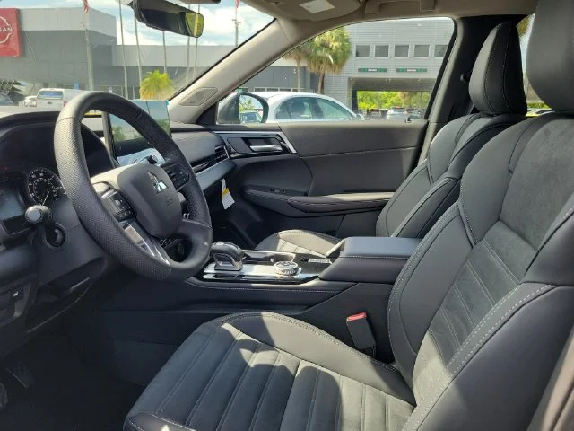 Used 2026 Gray Mitsubishi SE image 14