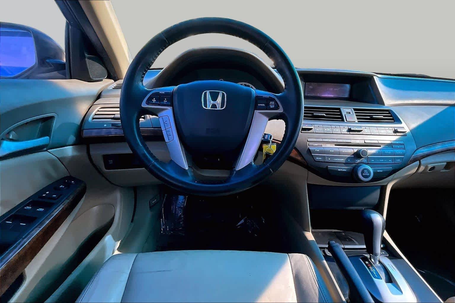 Used 2010 Taffeta White Honda EX-L image 5