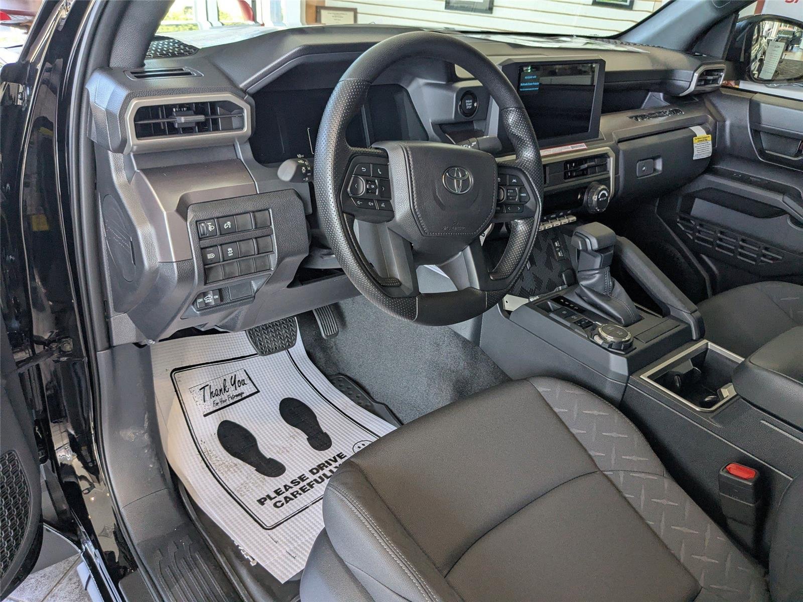 2025 Toyota Tacoma SR5 - Photo 11