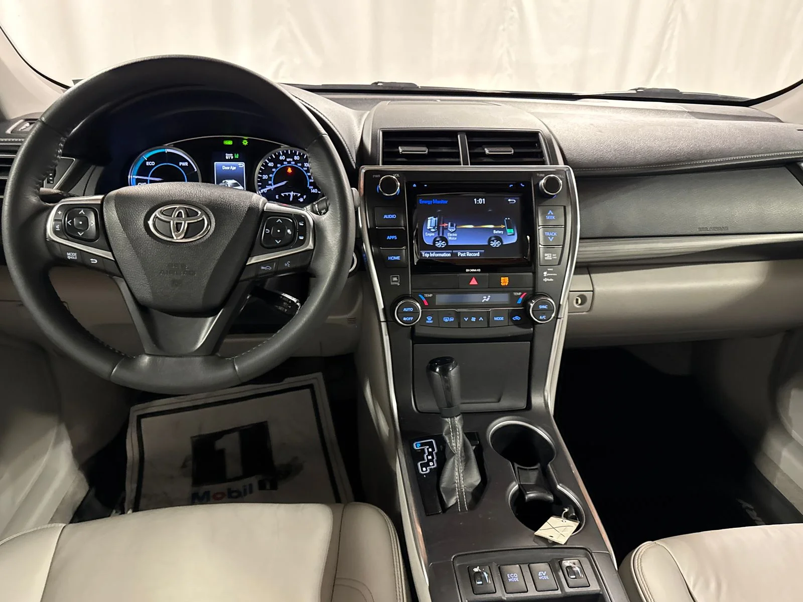 Used 2016 Celestial Silver Metallic Toyota XLE image 4