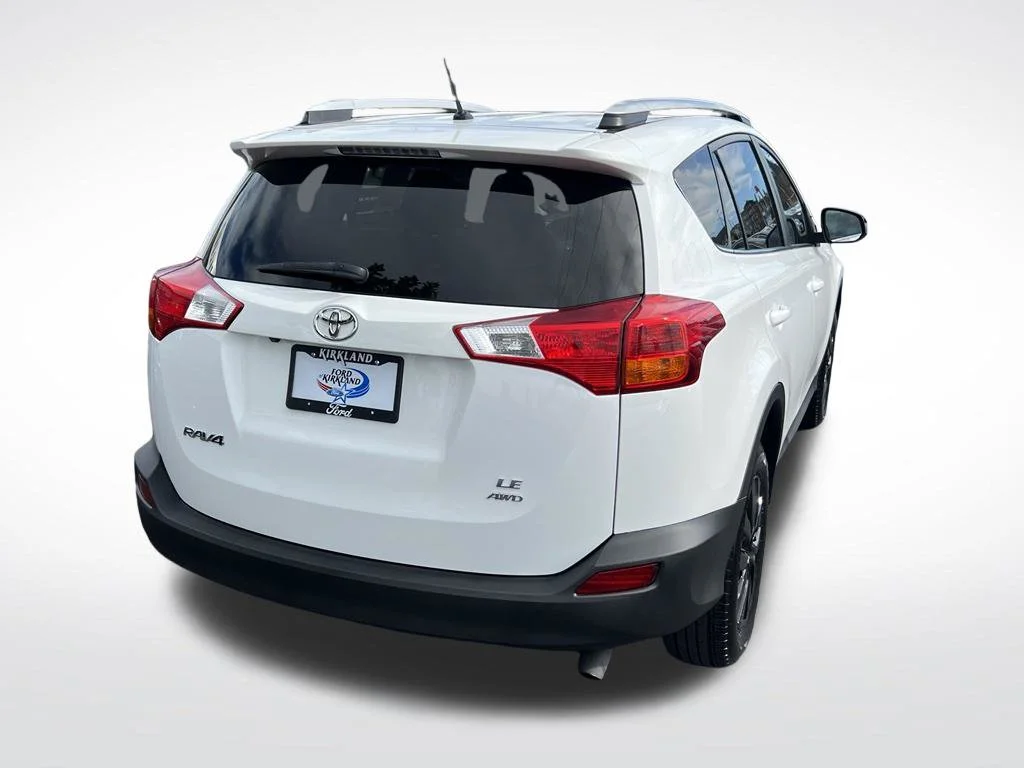 Used 2015 Super White Toyota LE image 7