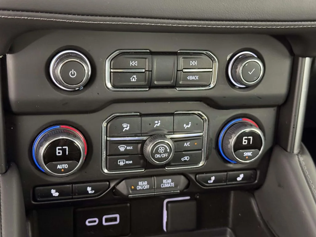 Used 2024 White Chevrolet LT image 27