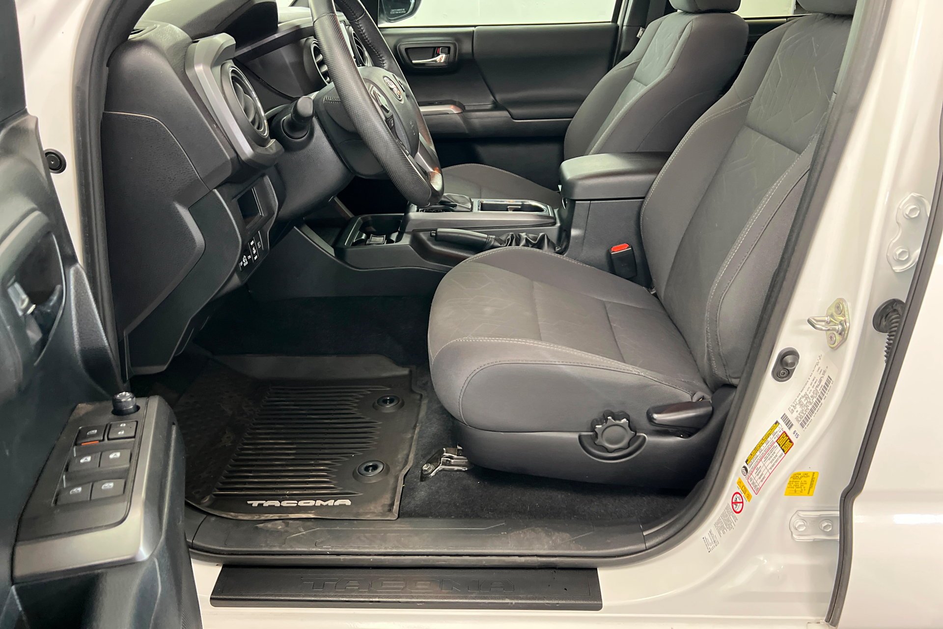 Used 2019 SUPER WHITE Toyota TRD Off-Road image 18