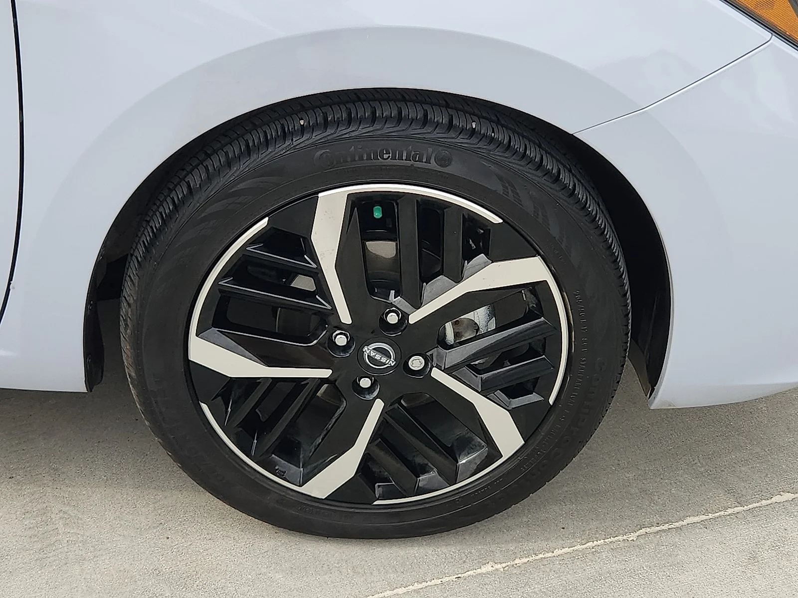 New 2025 Gray Nissan 1.6 SR image 7