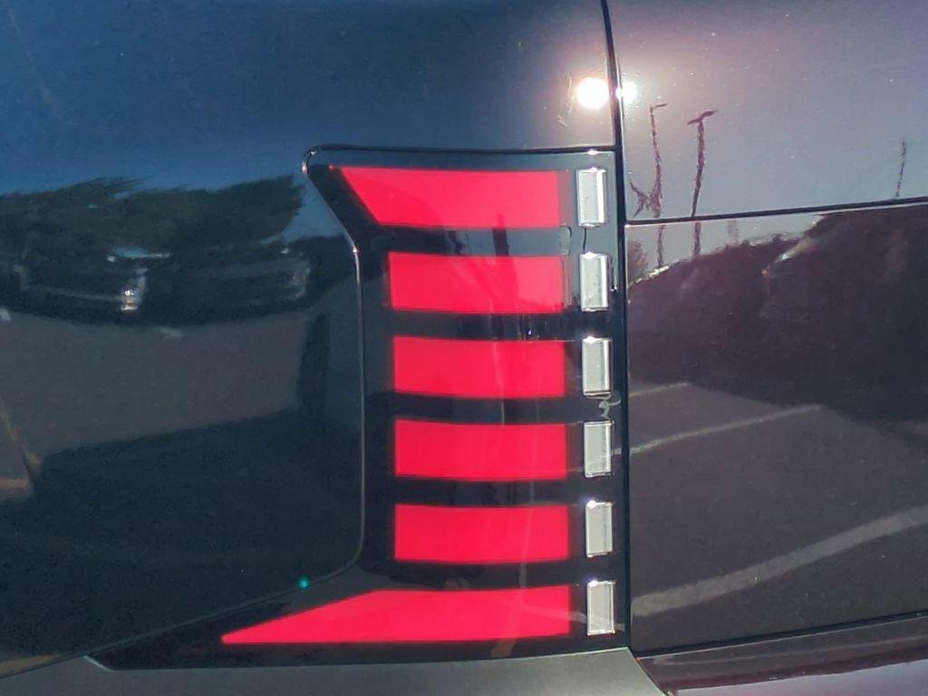 New 2027 Red Hyundai SEL FWD image 8