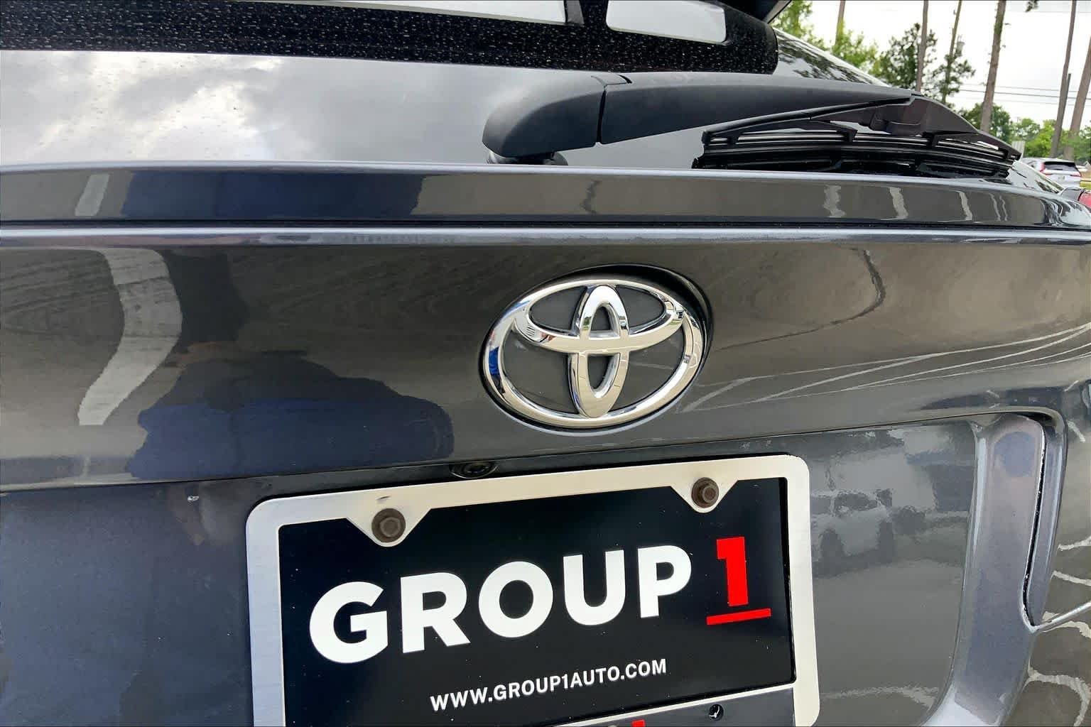 Used 2022 Magnetic Gray Metallic Toyota XLE image 10