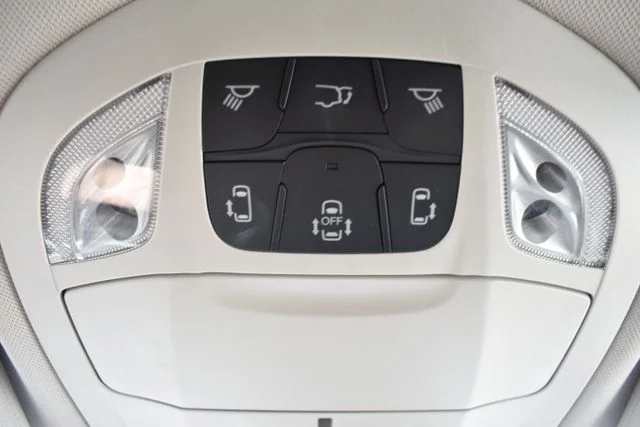 Used 2024 Silver Chrysler Touring L image 37