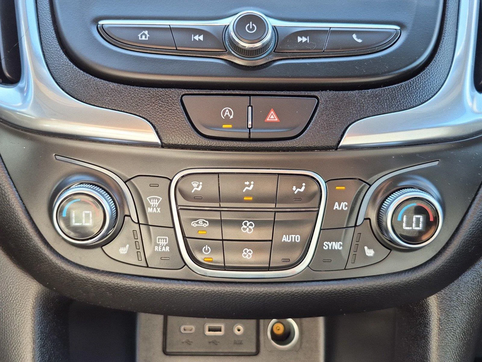 Used 2024 Summit White Chevrolet LT image 24