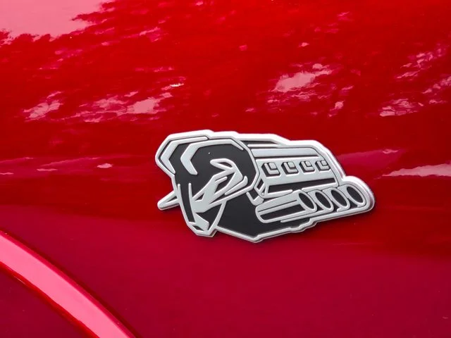 New 2026 Molten Red Pearl-Coat Exterior Paint RAM Laramie image 29