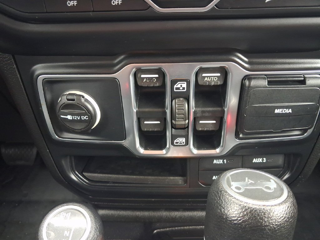 Used 2018 Red Jeep Unlimited Sport S image 18
