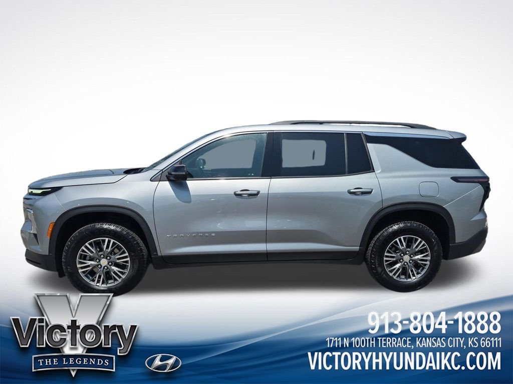 Used 2025 Chevrolet Traverse LT with VIN 1GNEVGRS4SJ138830 for sale in Kansas City