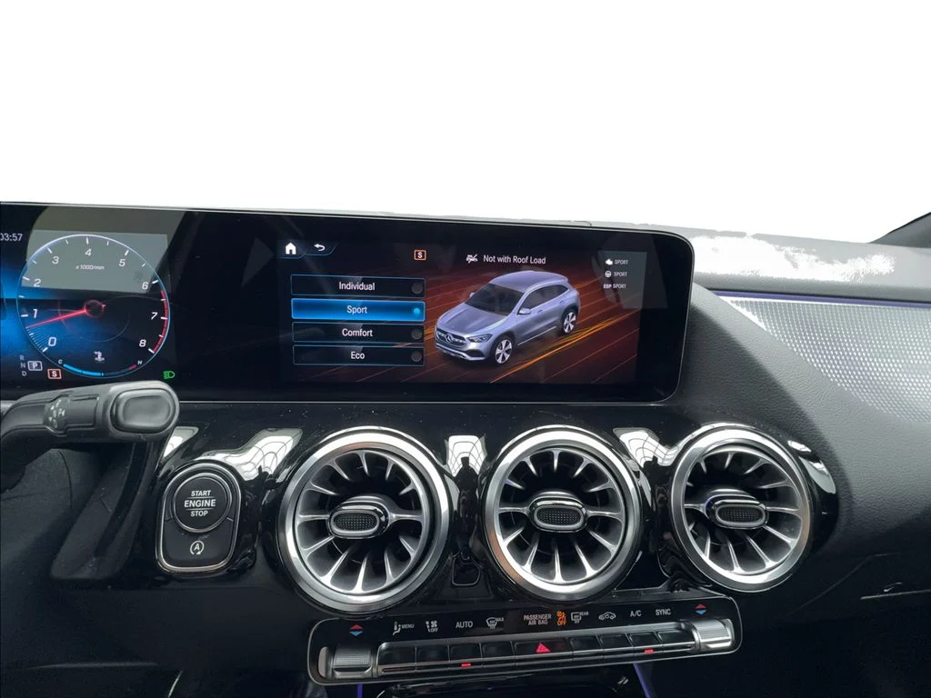 Used 2022 White Mercedes-Benz GLA 250 image 45