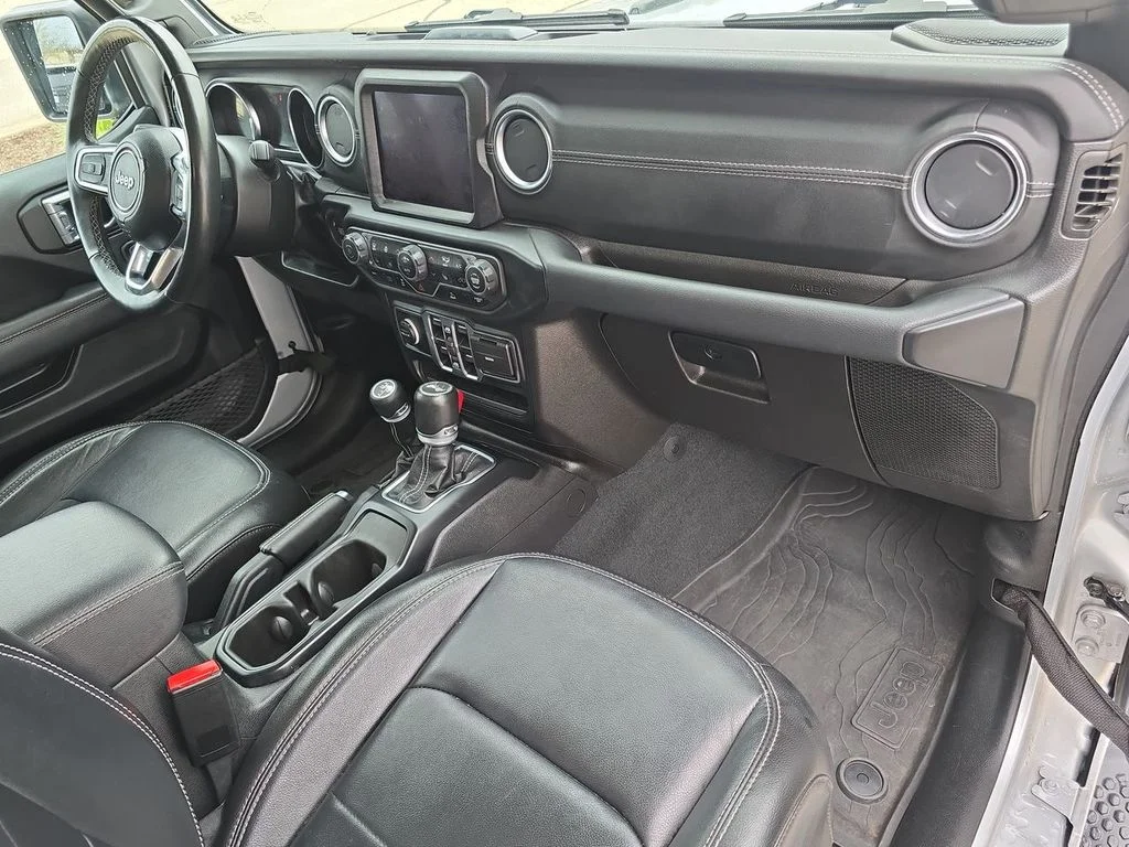 Used 2023 Silver Jeep Sahara 4xe image 30