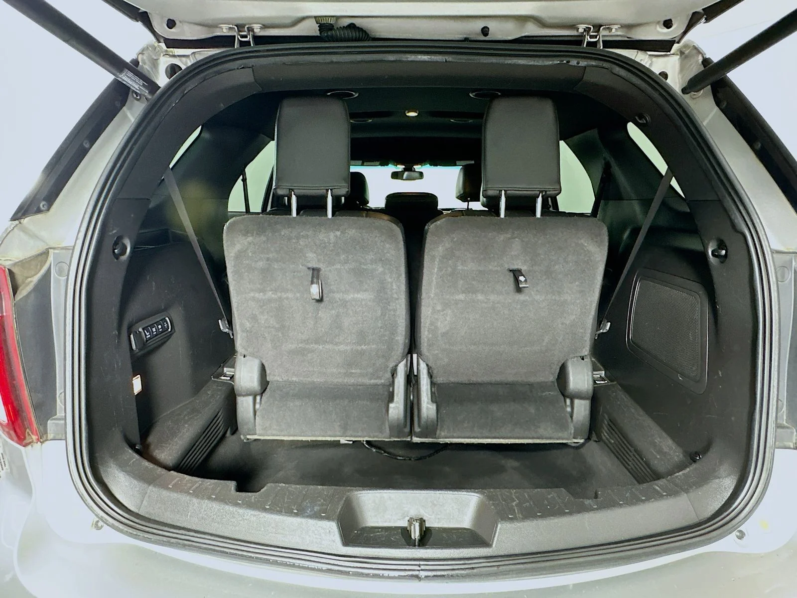 Used 2014 Ingot Silver Ford Limited image 26