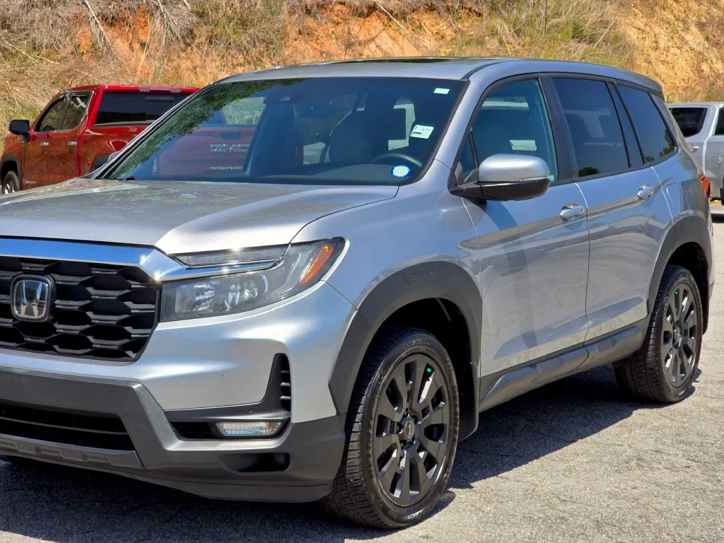 Used 2023 Silver Honda EX-L image 52