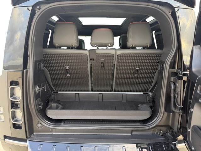 Certified Used 2024  Land Rover Carpathian Edition image 18