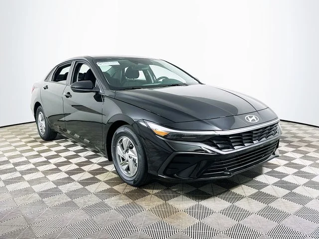 New 2026 Hyundai ELANTRA SE