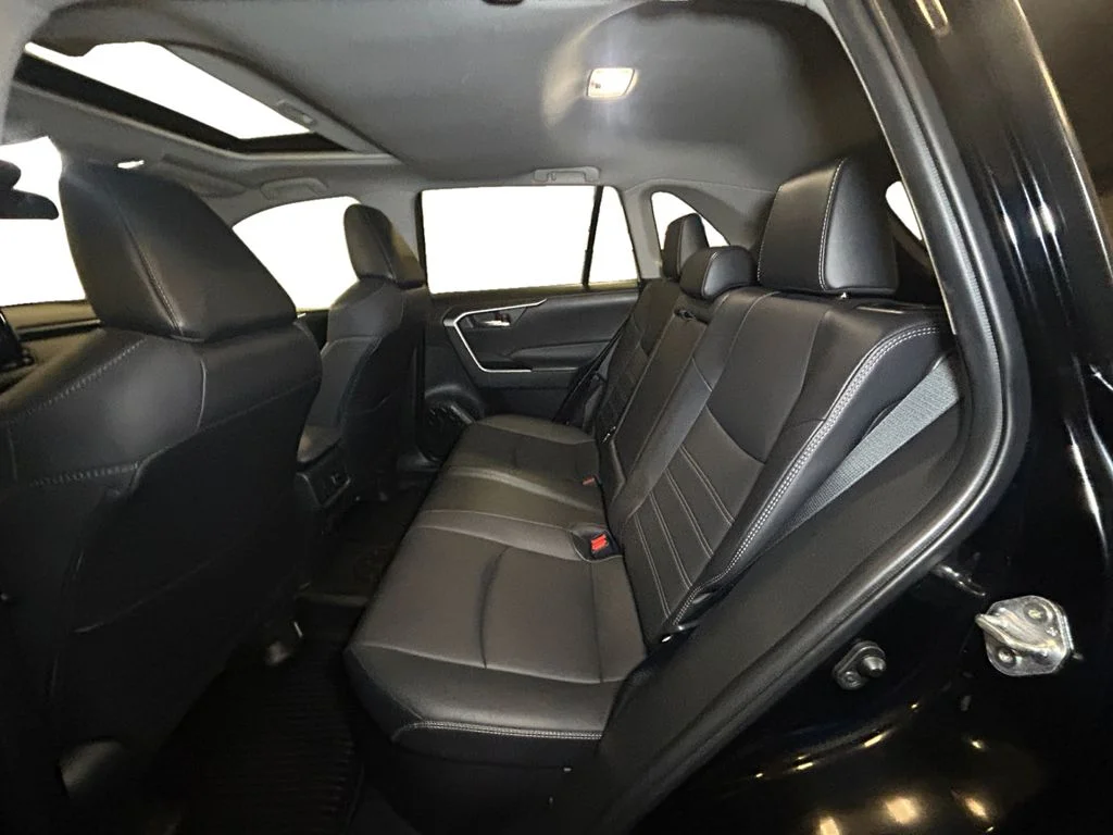 Used 2022 Midnight Black Toyota XLE Premium image 13