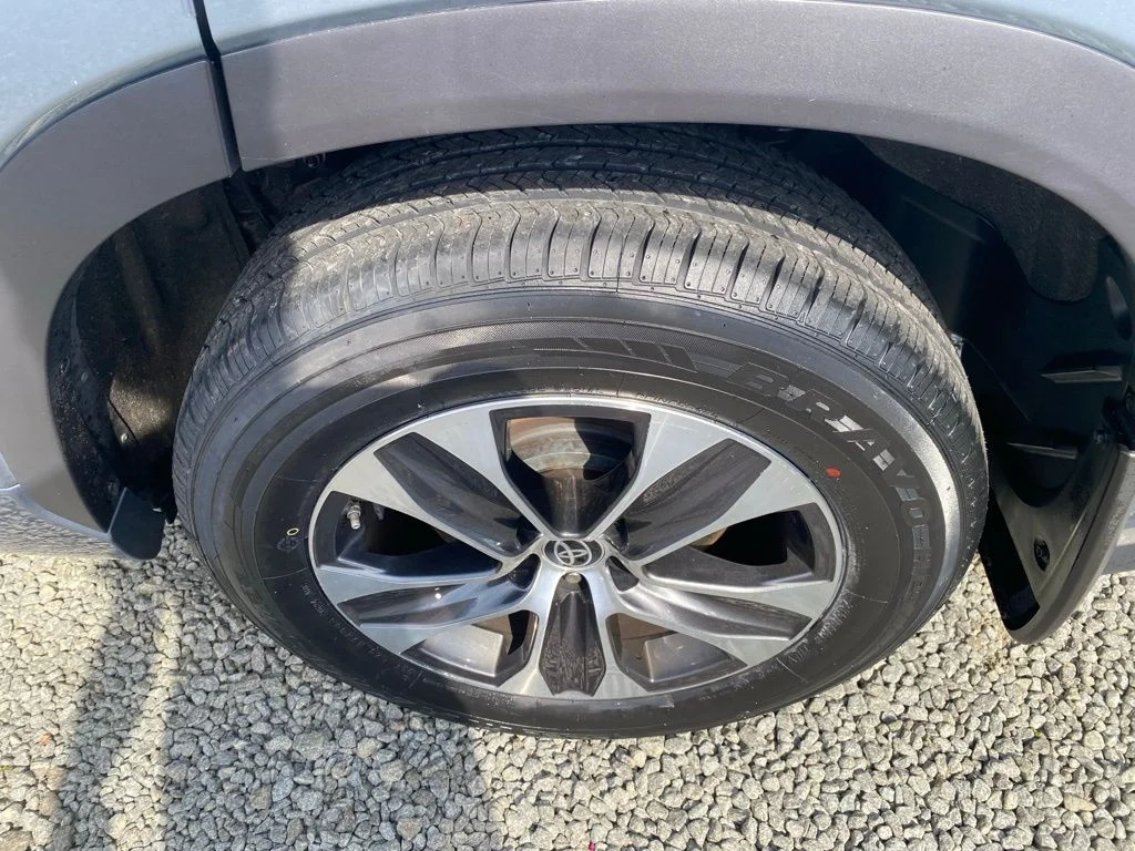 2021 Toyota Highlander XLE - Photo 27