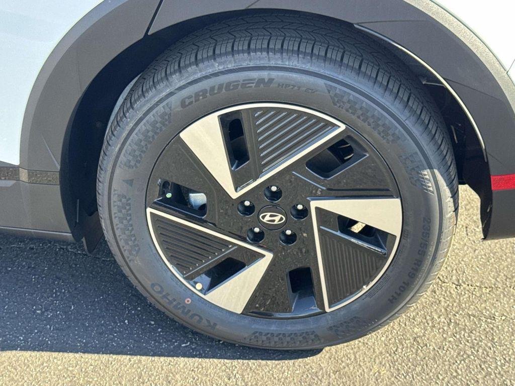 New 2026 White Hyundai SEL image 6