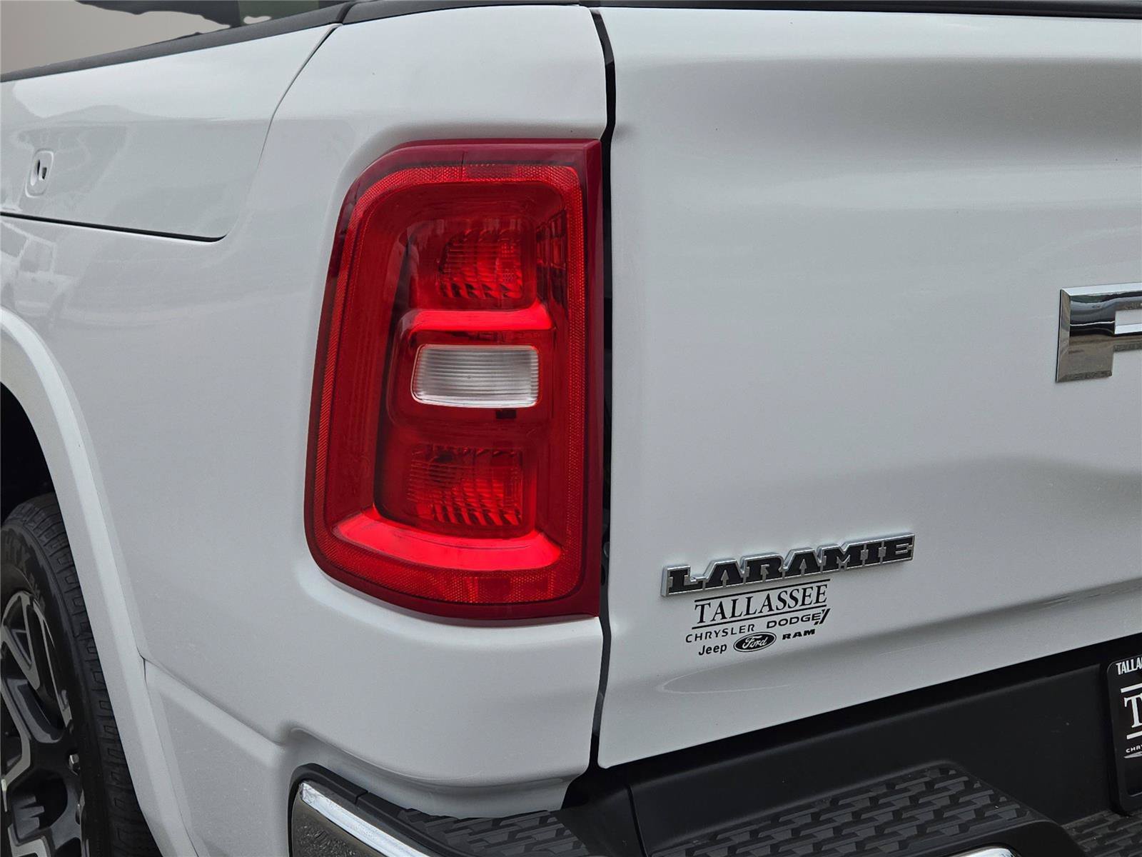 2026 RAM 1500 Laramie - Photo 9