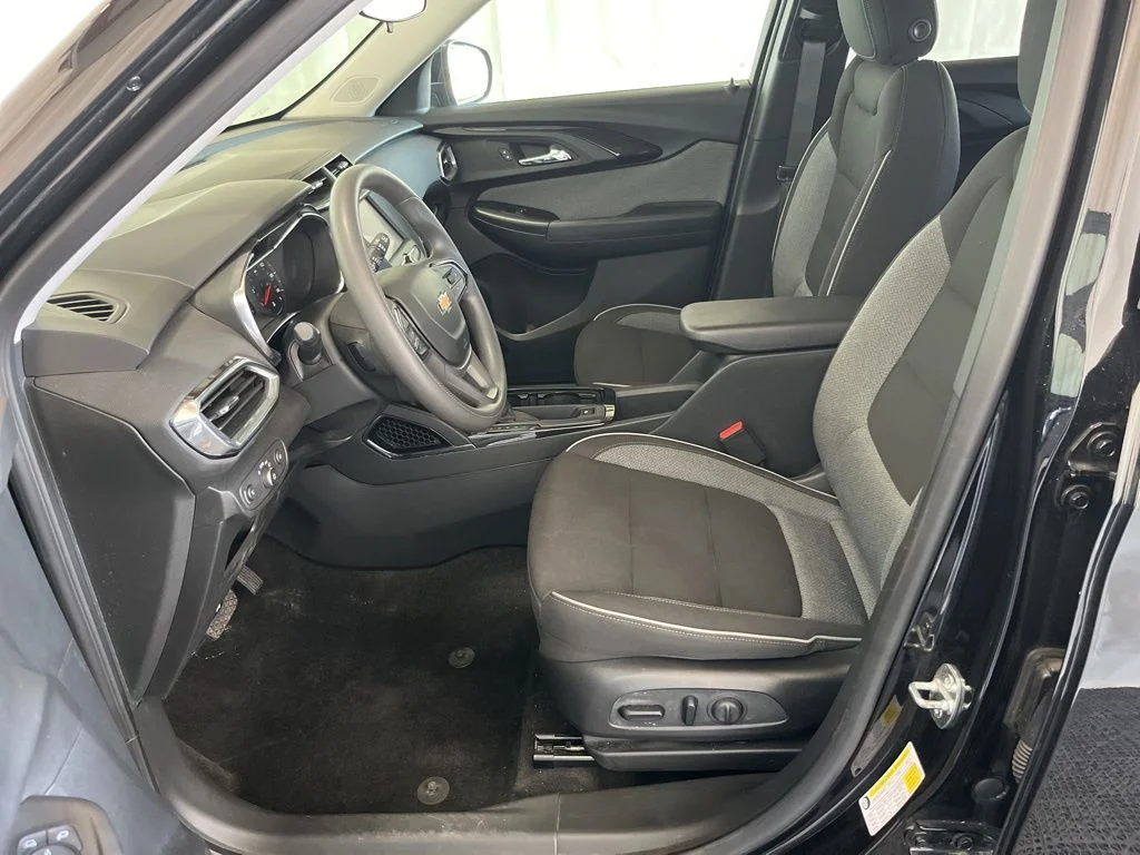 Used 2023 Black Chevrolet LT image 3
