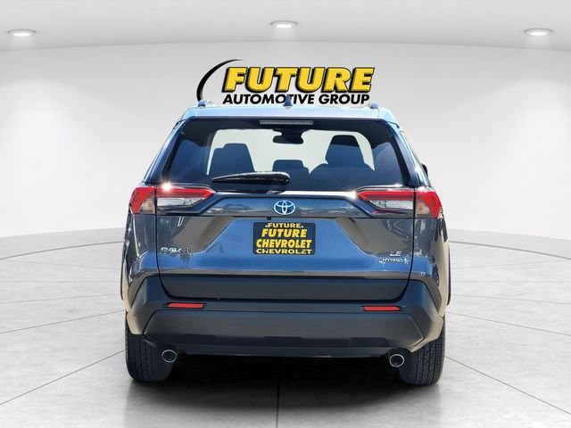 Used 2023 Gray Toyota LE image 5