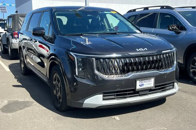 Used 2025 Gray Kia LXS image 5