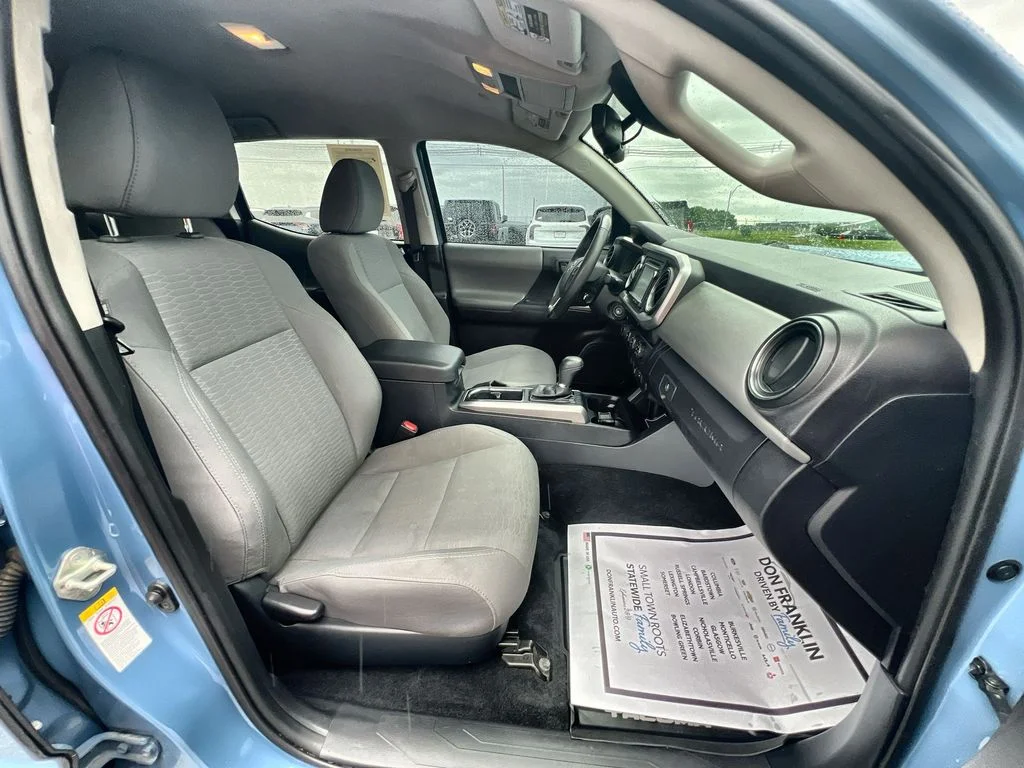 Used 2019 Blue Toyota SR5 image 23