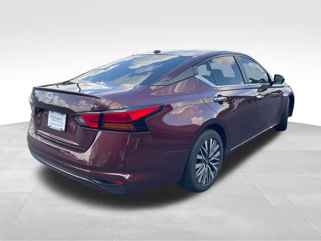 Used 2023 Red Nissan 2.5 SV image 5