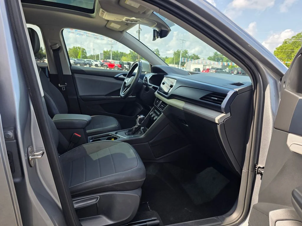 Used 2024 Silver Volkswagen 1.5T SE image 14
