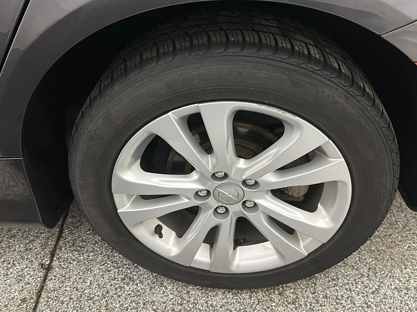 Used 2016 Granite Crystal Metallic Clearcoat Chrysler Limited image 11