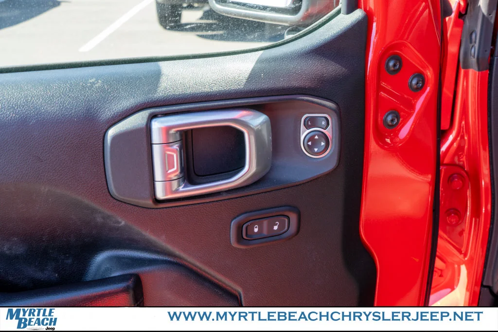 Used 2020 Red Clearcoat Jeep Unlimited Sport S image 17