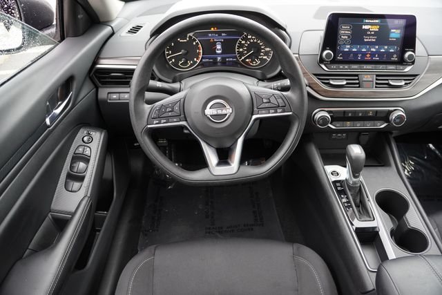 2025 Nissan Altima SV - Photo 19