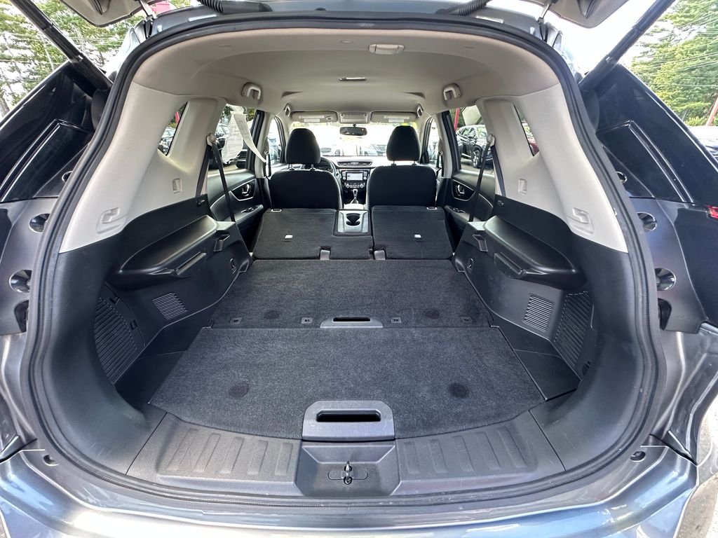 Used 2017 Gray Nissan SV image 26