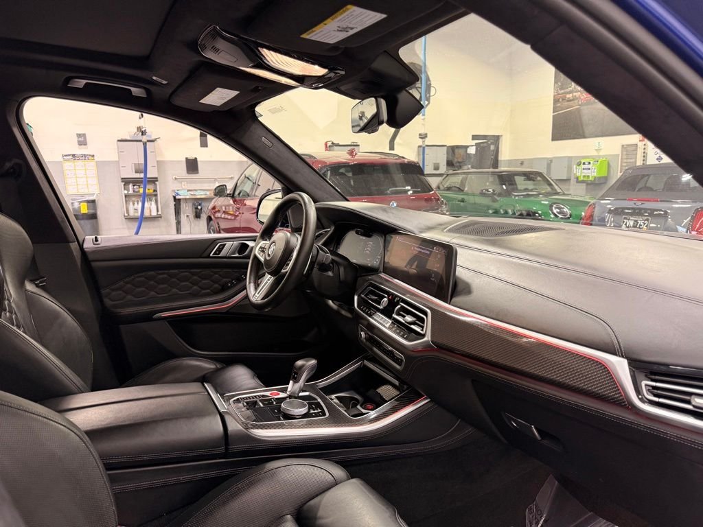 Used 2021 Blue BMW  image 29