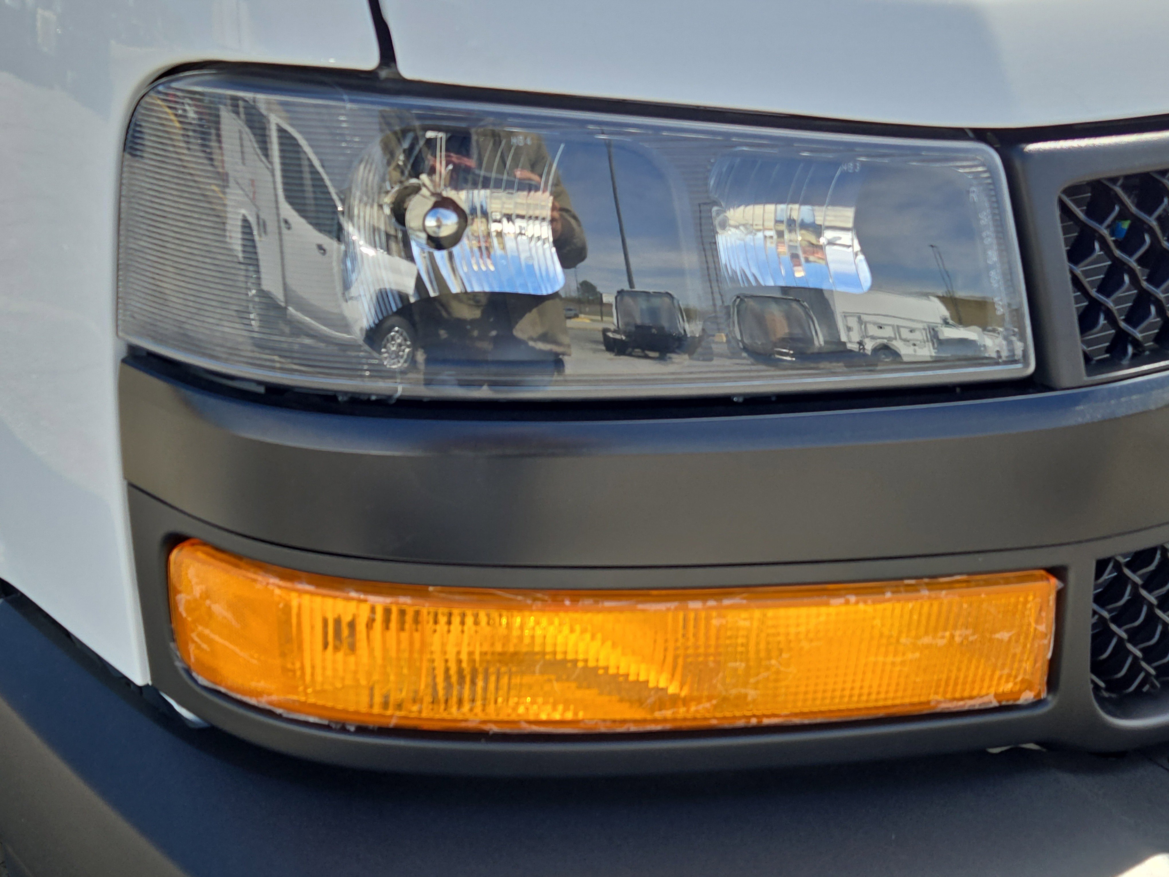 2025 Chevrolet Express Cargo Work Van - Photo 18