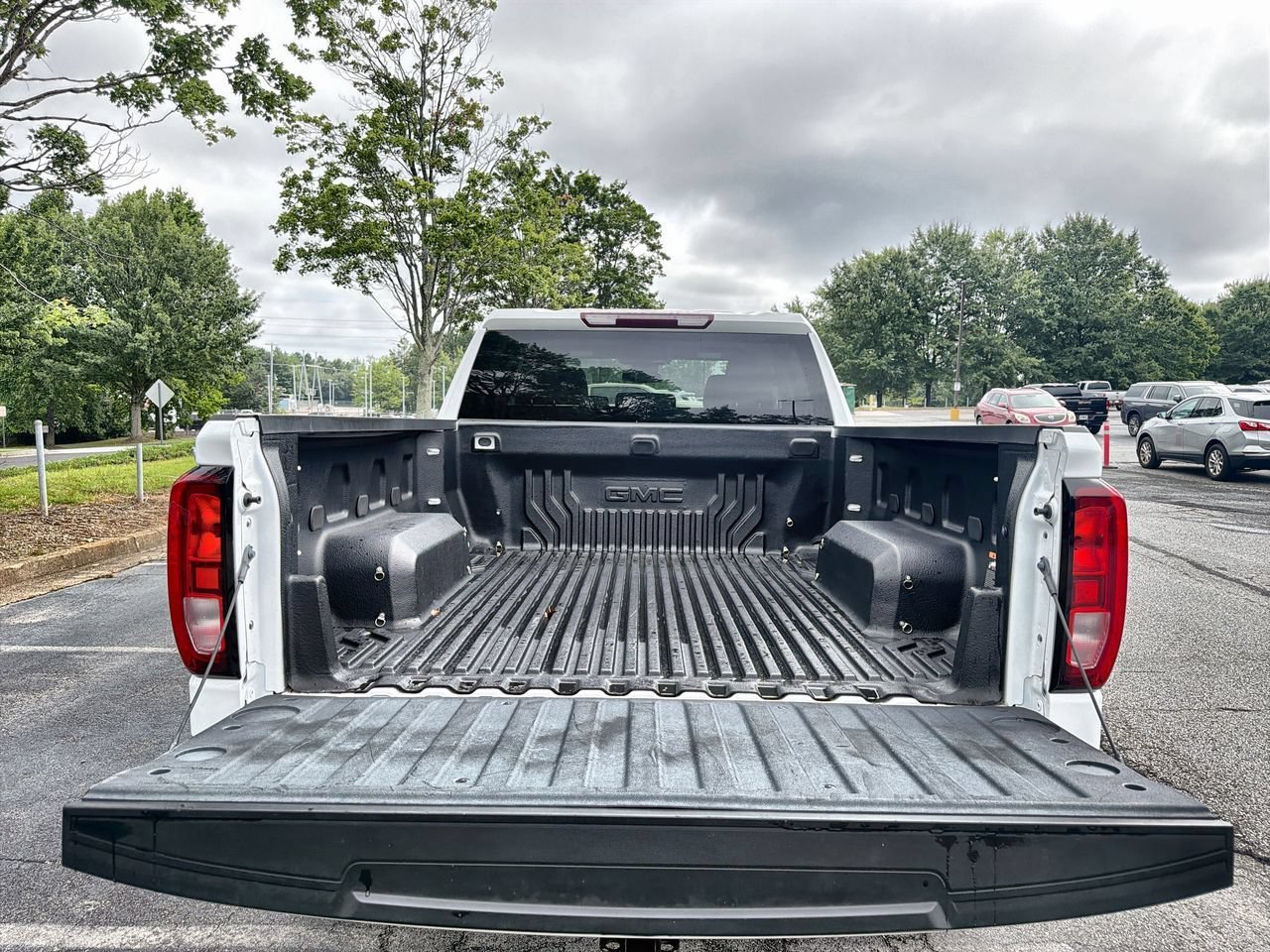 Used 2023 SUMMIT WHITE GMC Pro image 21