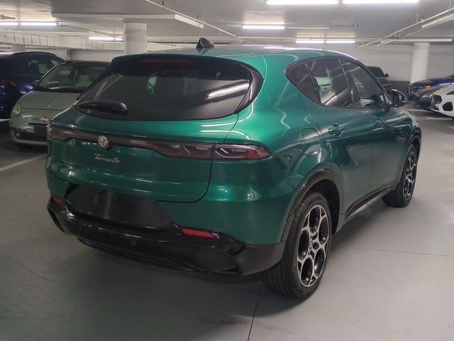 New 2025 Verde (Green) Fangio Metallic Exterior Paint Alfa Romeo Base image 7