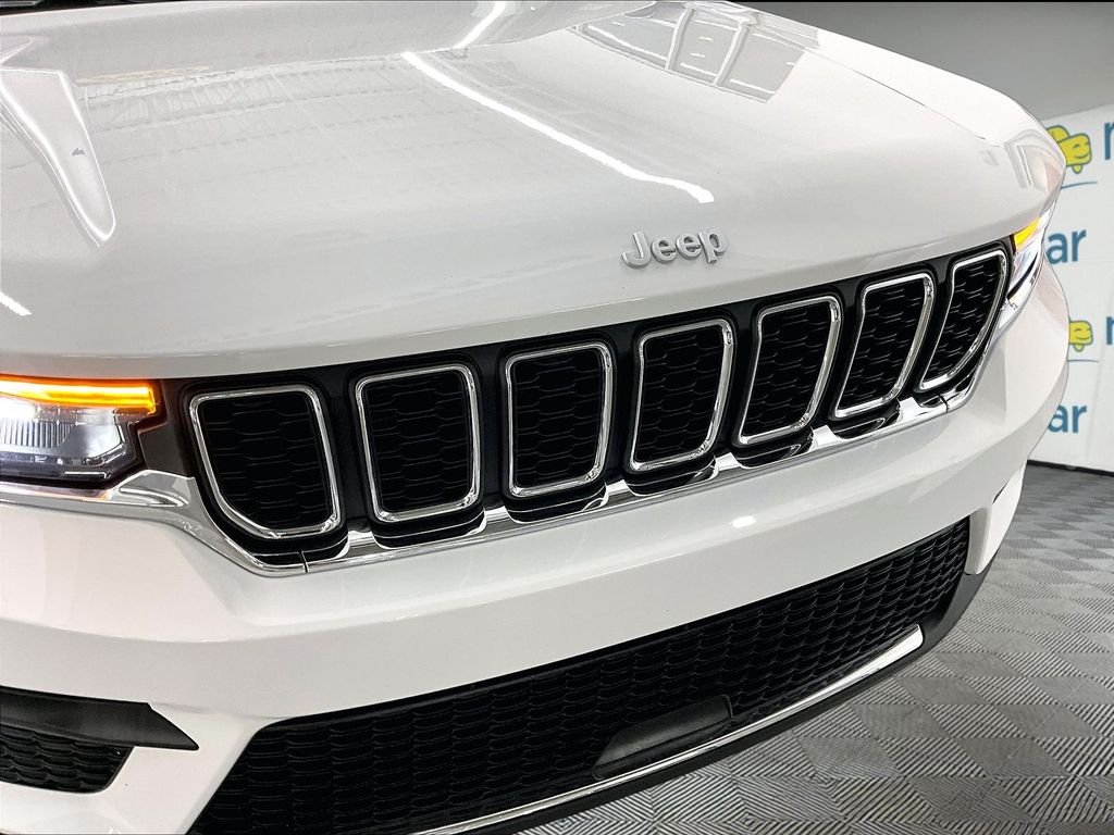 Used 2025 Bright White Clearcoat Jeep Laredo image 29