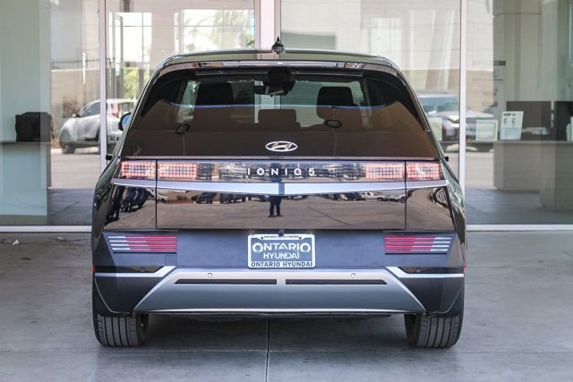 Certified Used 2024 Black Hyundai SE image 8