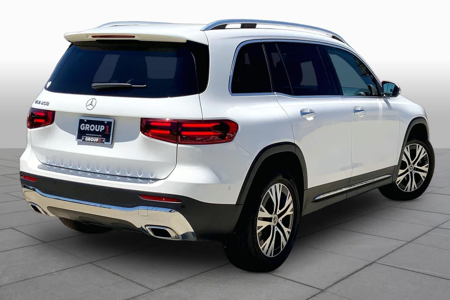 Certified Used 2025 Polar White Mercedes-Benz GLB 250 image 12