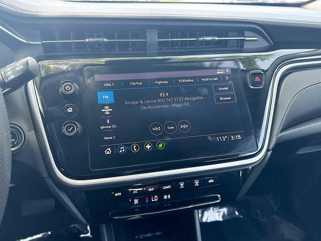 Used 2022 White Chevrolet LT image 14