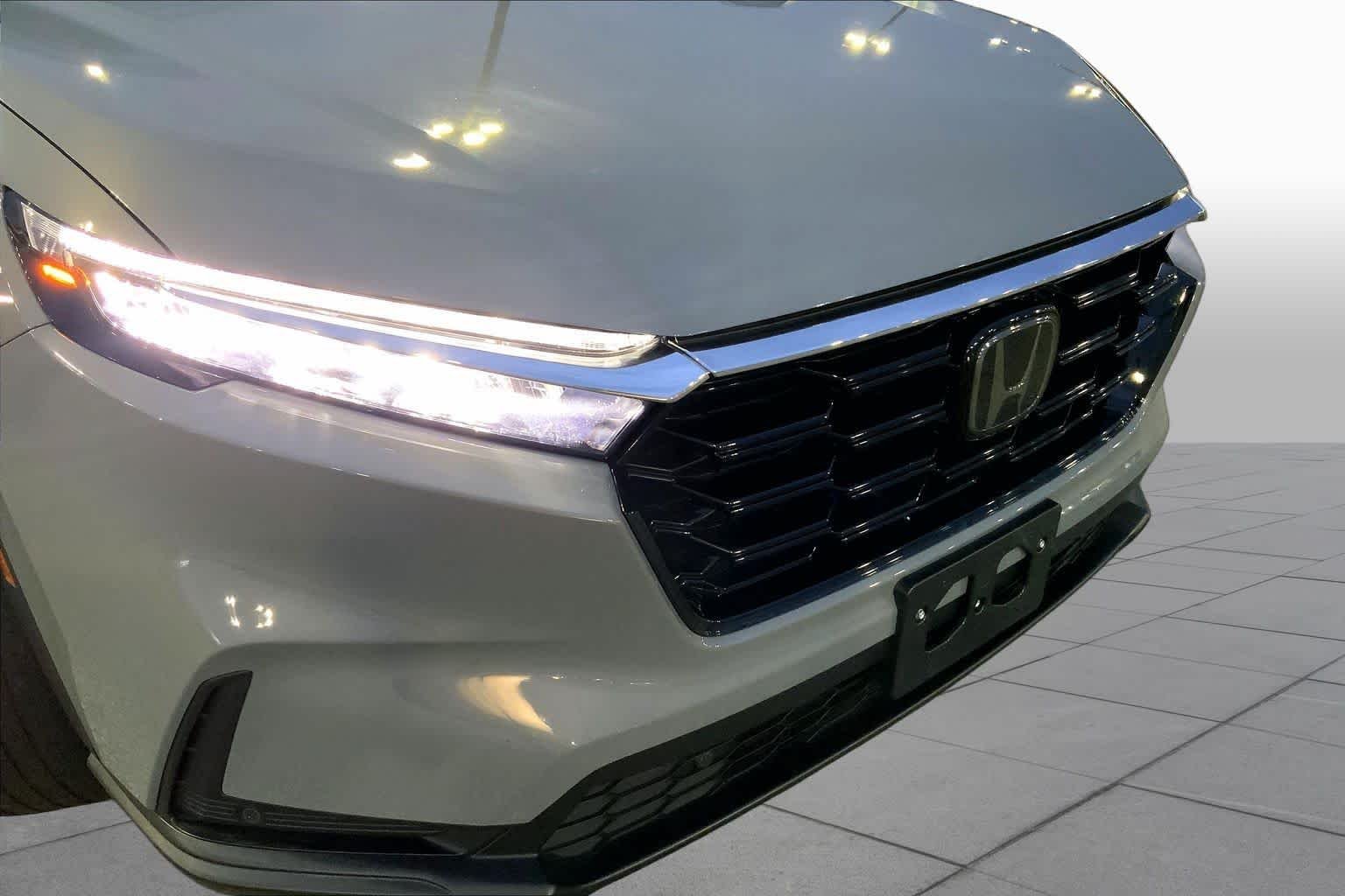 Used 2024 Urban Gray Pearl Honda EX-L image 29