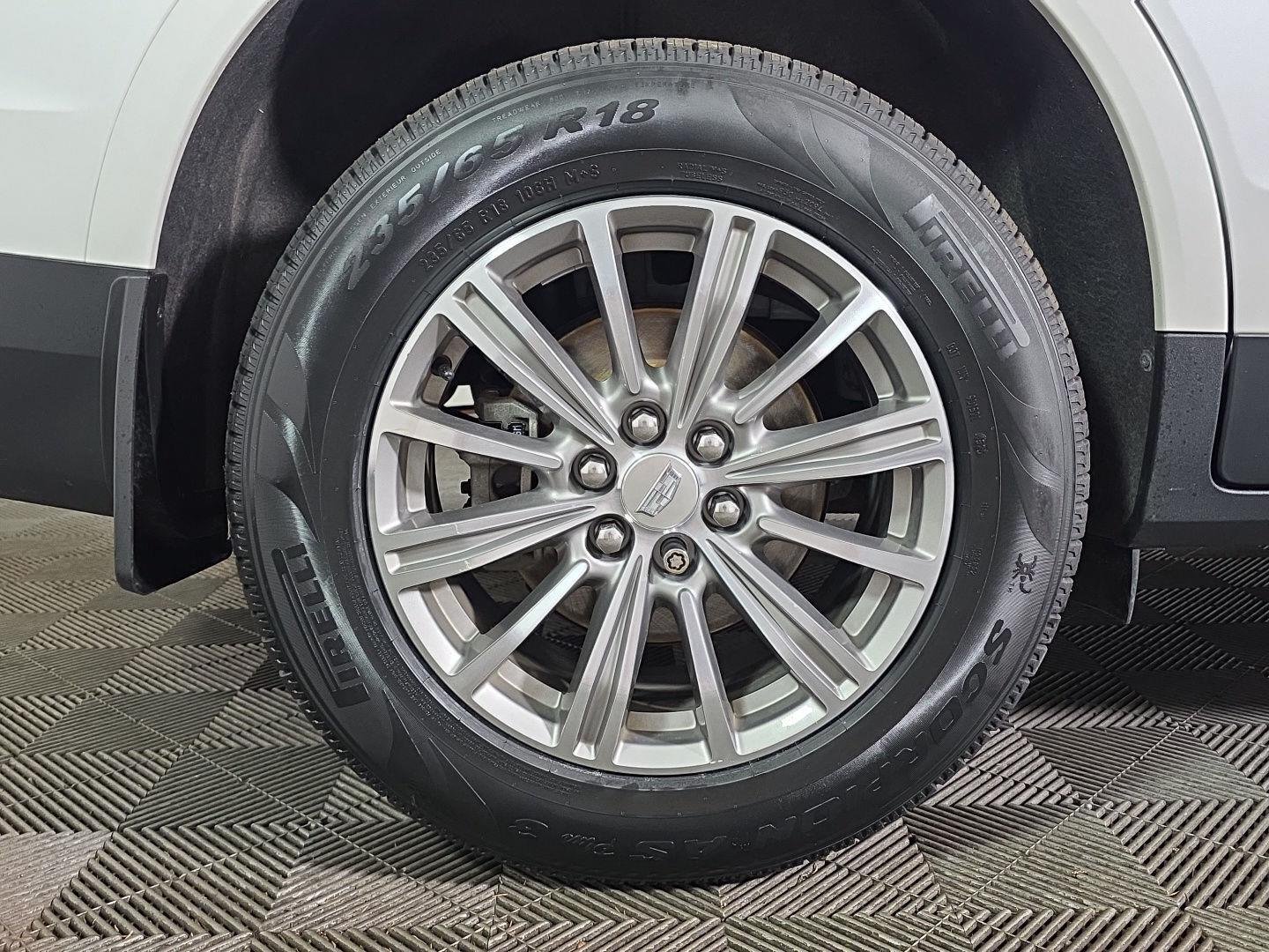 Used 2019 Crystal White Tricoat Cadillac Luxury AWD image 2