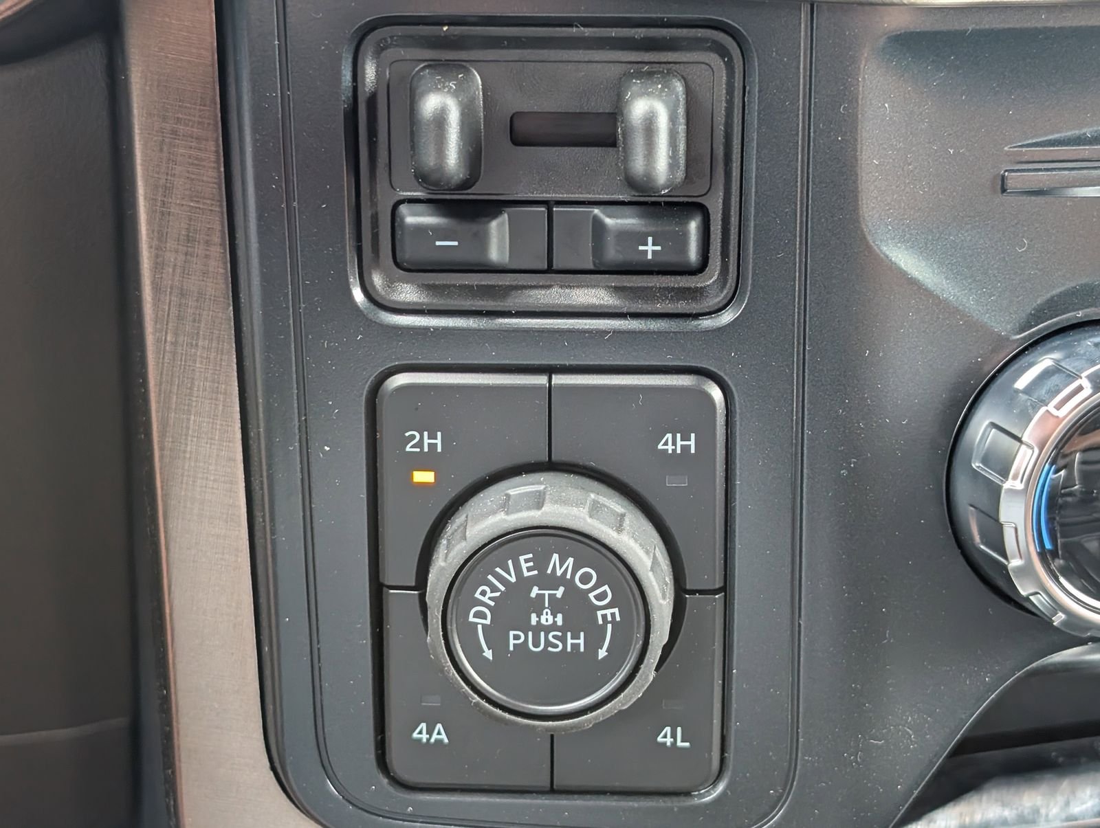 New 2026 Agate Black Metallic Ford King Ranch image 25