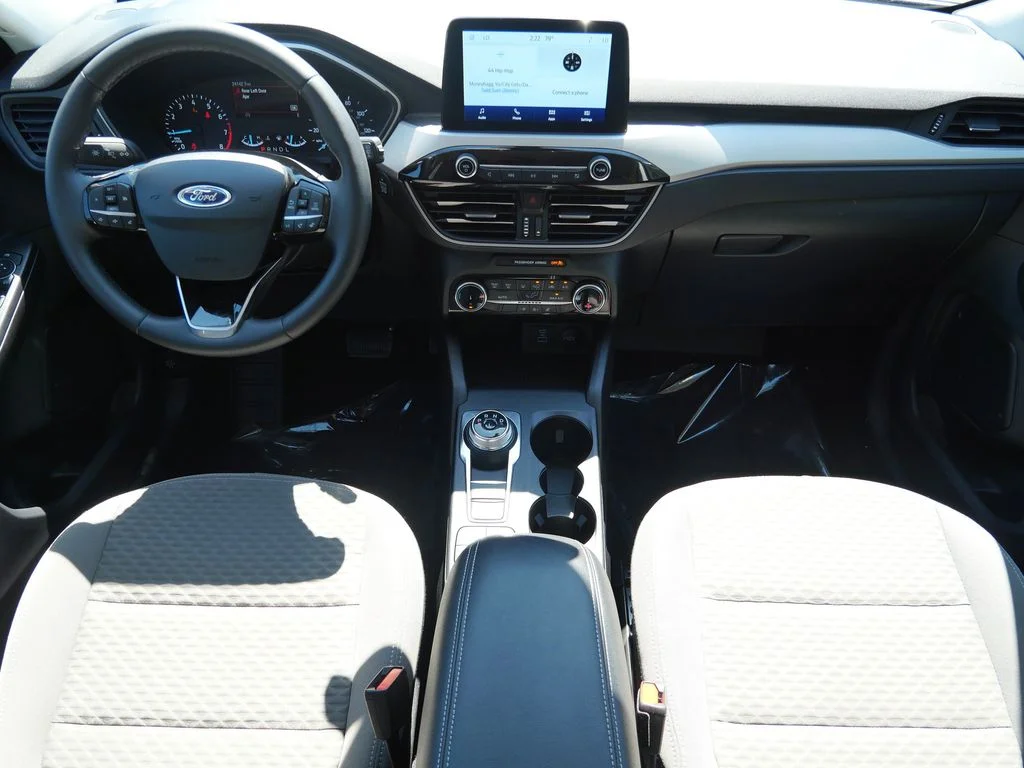 Certified Used 2022 White Ford SE image 17