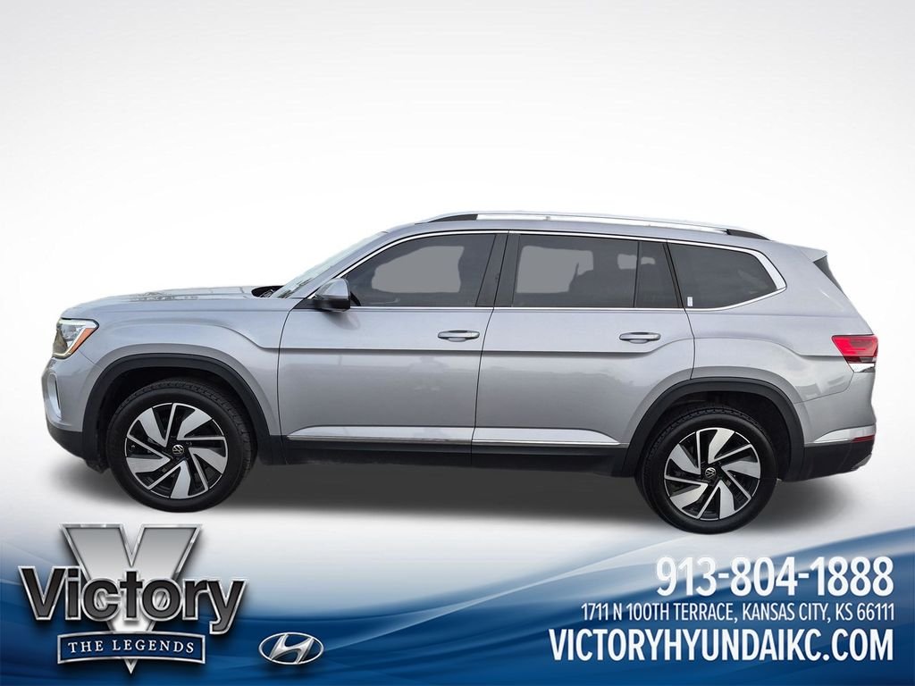 Used 2024 Volkswagen Atlas SEL with VIN 1V2BR2CA7RC511682 for sale in Kansas City