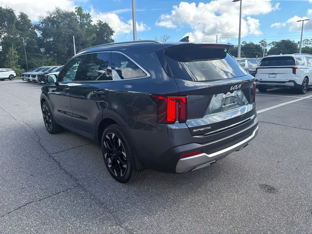 Certified Used 2025 Gravity Grey Kia SX image 7