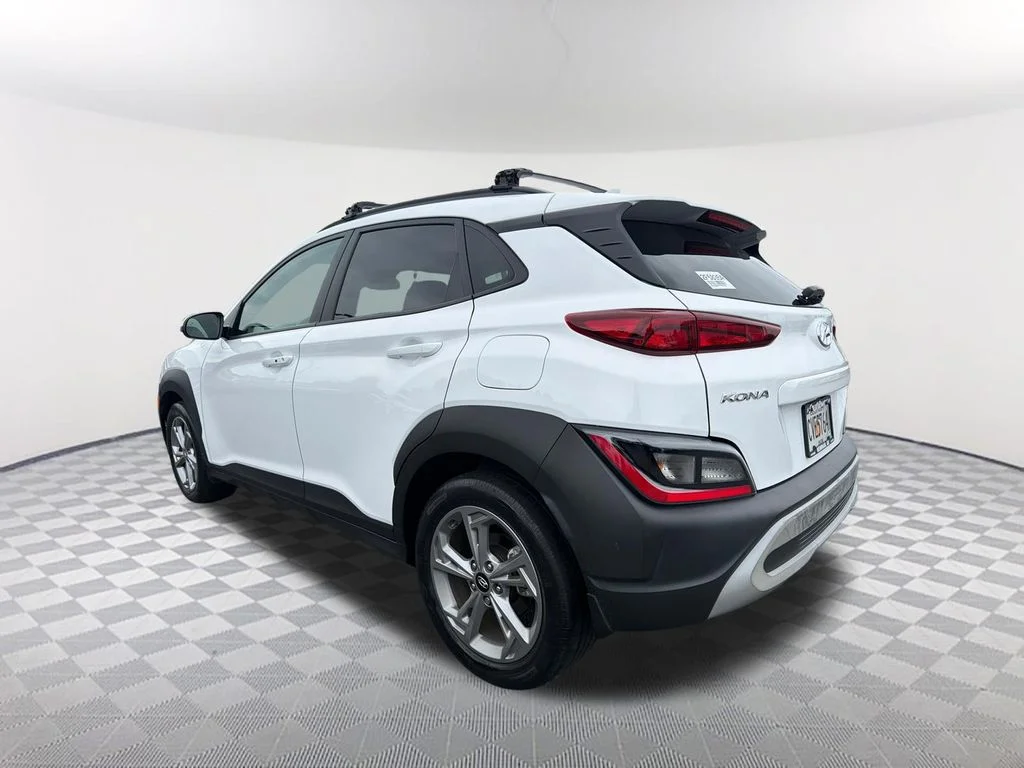Used 2023 White Hyundai SEL image 7